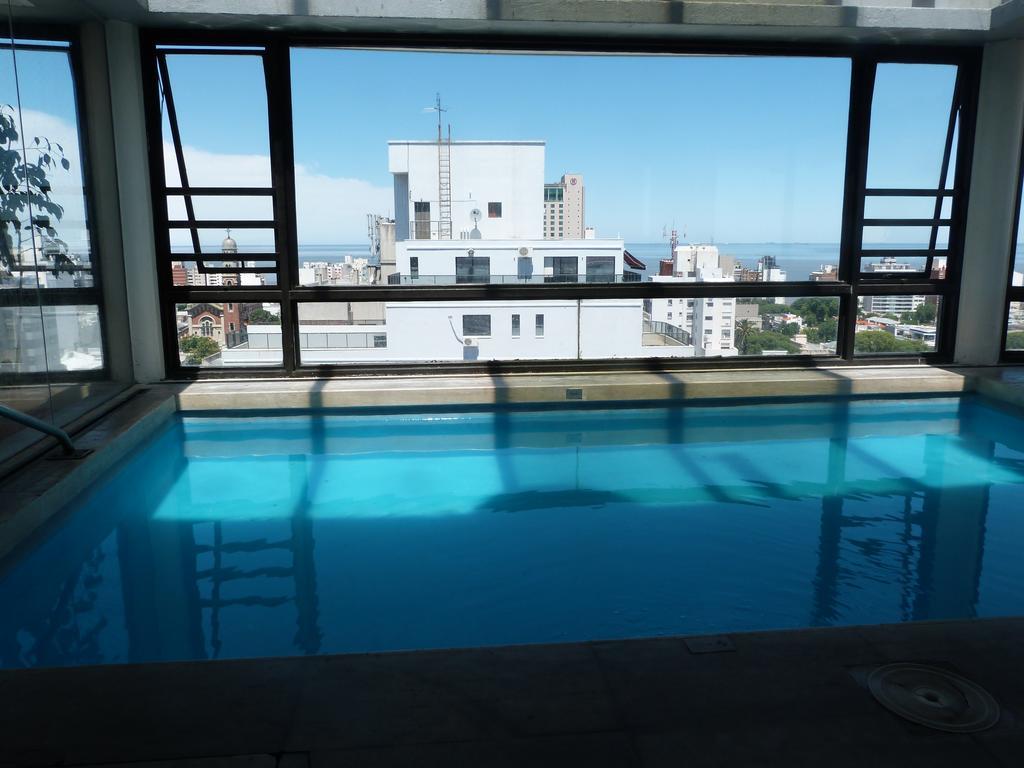 Tryp Montevideo Hotel Exterior photo