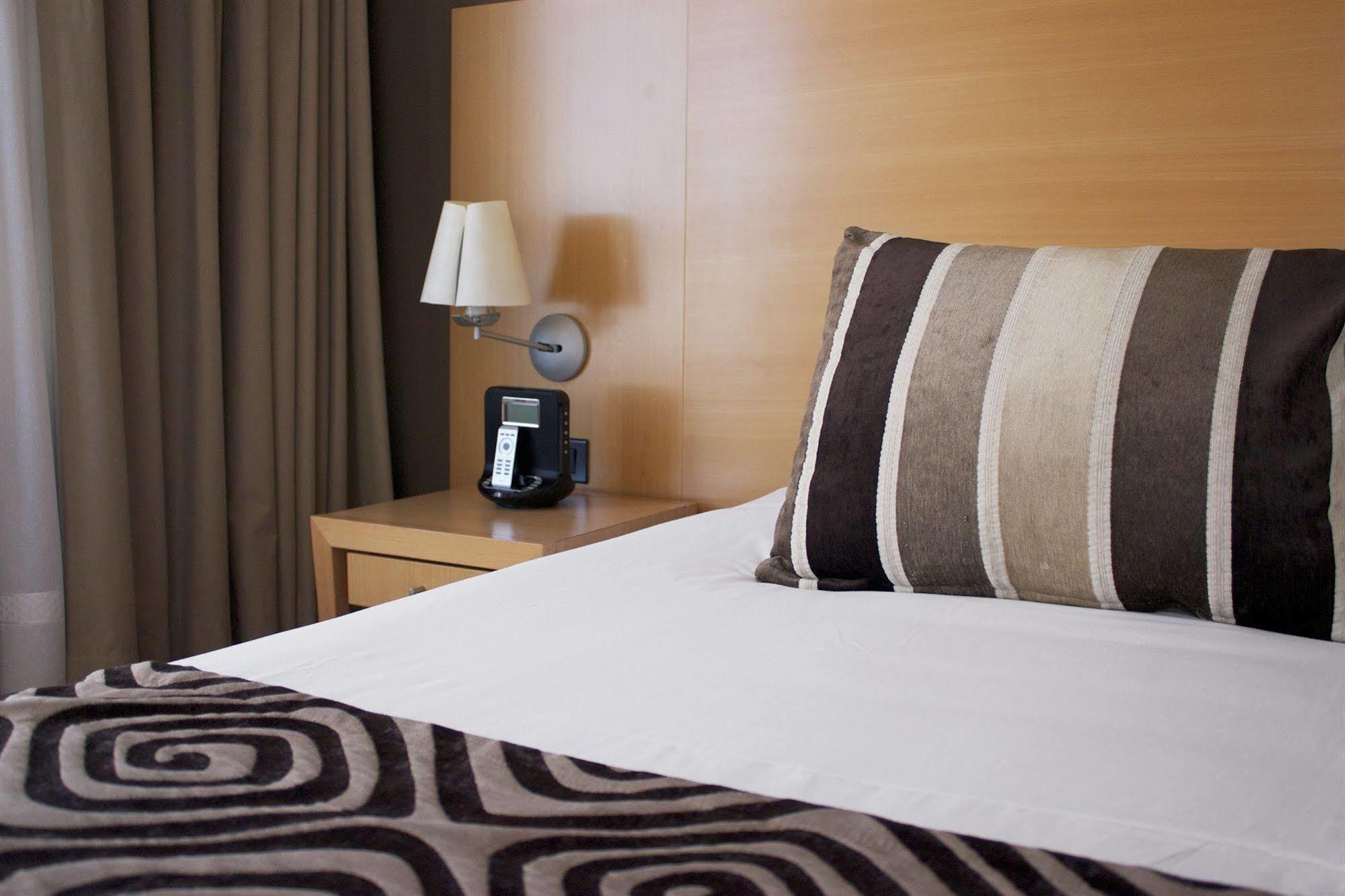 Tryp Montevideo Hotel Exterior photo