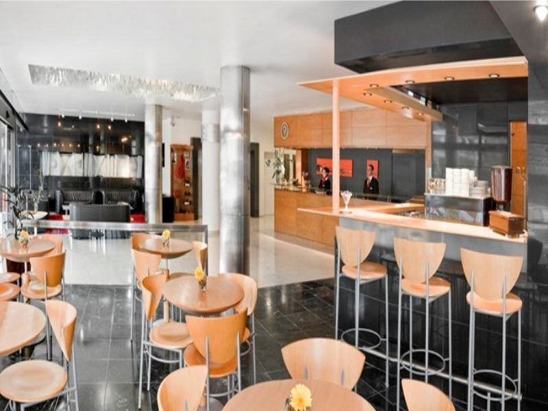 Tryp Montevideo Hotel Exterior photo