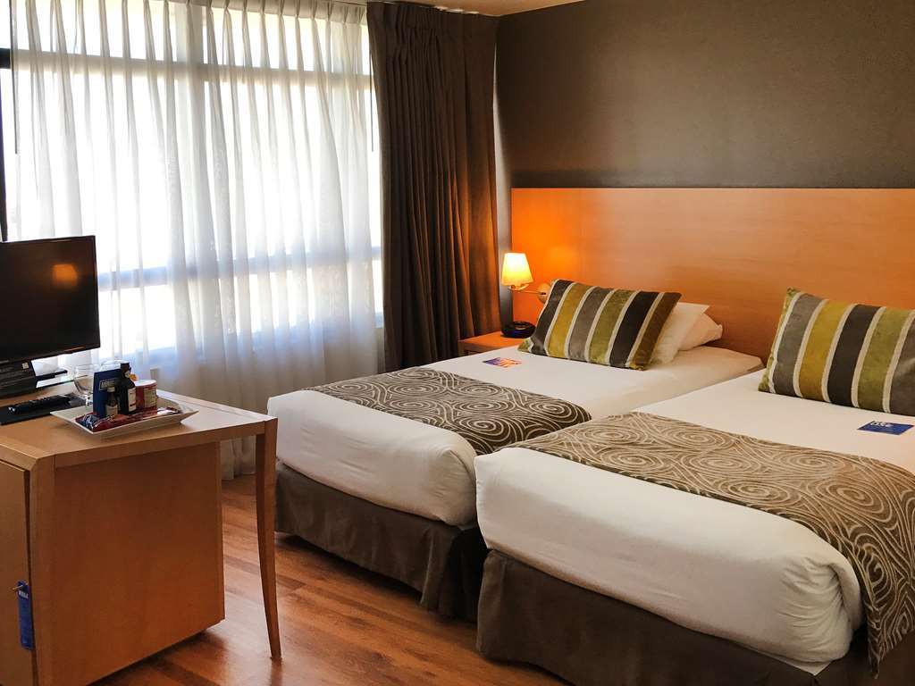 Tryp Montevideo Hotel Room photo